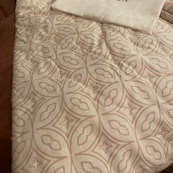 RH Teen Quilt and Euro Shams set - Picture 8 of 10